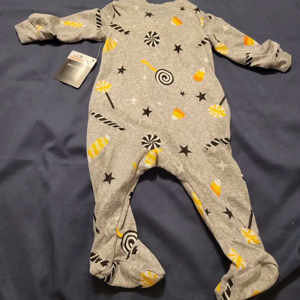 Celebrate it halloween footie bodysuit 3-6month infants